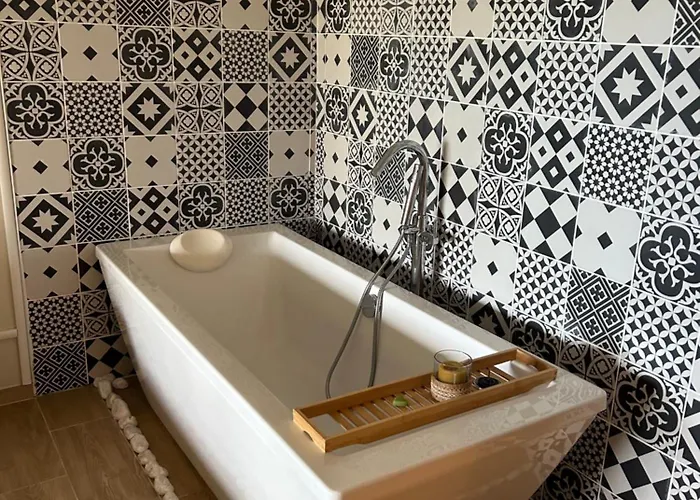 De Charme Andria Jacuzzi Apartment Patrimonio